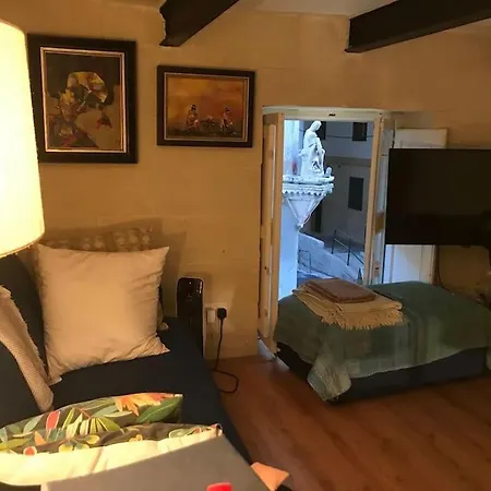 Valletta's Charming Loft Lägenhet